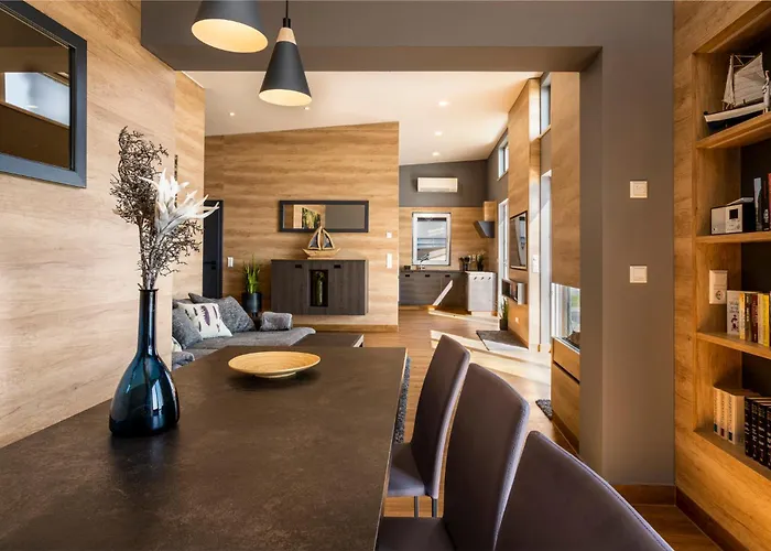 Sunrise Am Muehlfeldsee Lobnitz (Saxony)