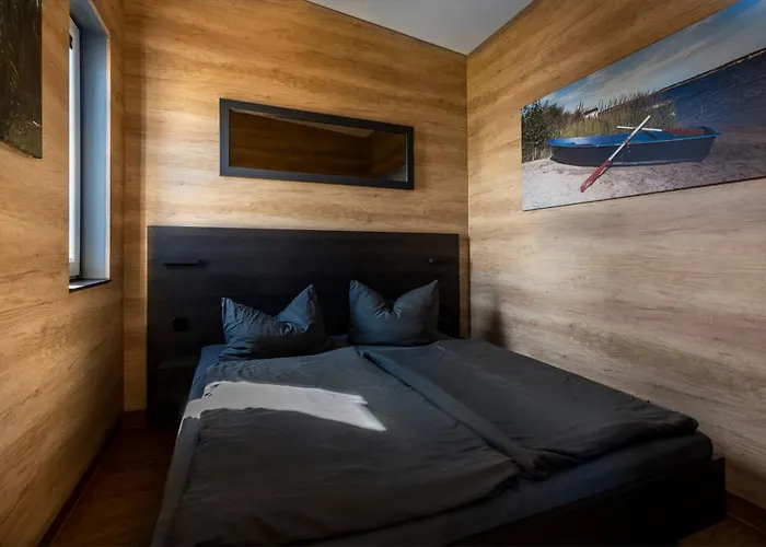 Sunrise Am Muehlfeldsee Lobnitz (Saxony)