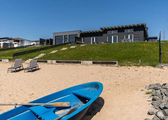 Sunrise Am Muehlfeldsee Lobnitz (Saxony)